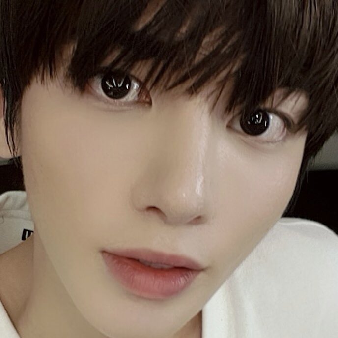 ً (@tyunseyes) on Twitter photo 