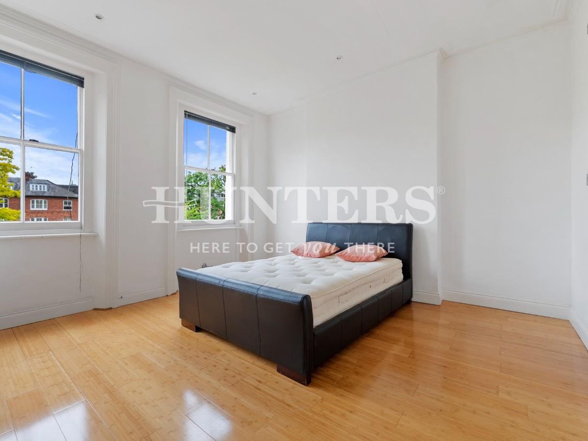 FOR SALE 🔐

📍 Buckland Crescent, London, NW3

A three bedroom, second floor apartment with private set within a beautifully stunning period Stucco style building!

📞 Call us now on: 0207 431 4777

#sale #forsale #property #buy #buyer #threebedrooms #westhampstead #estateagent