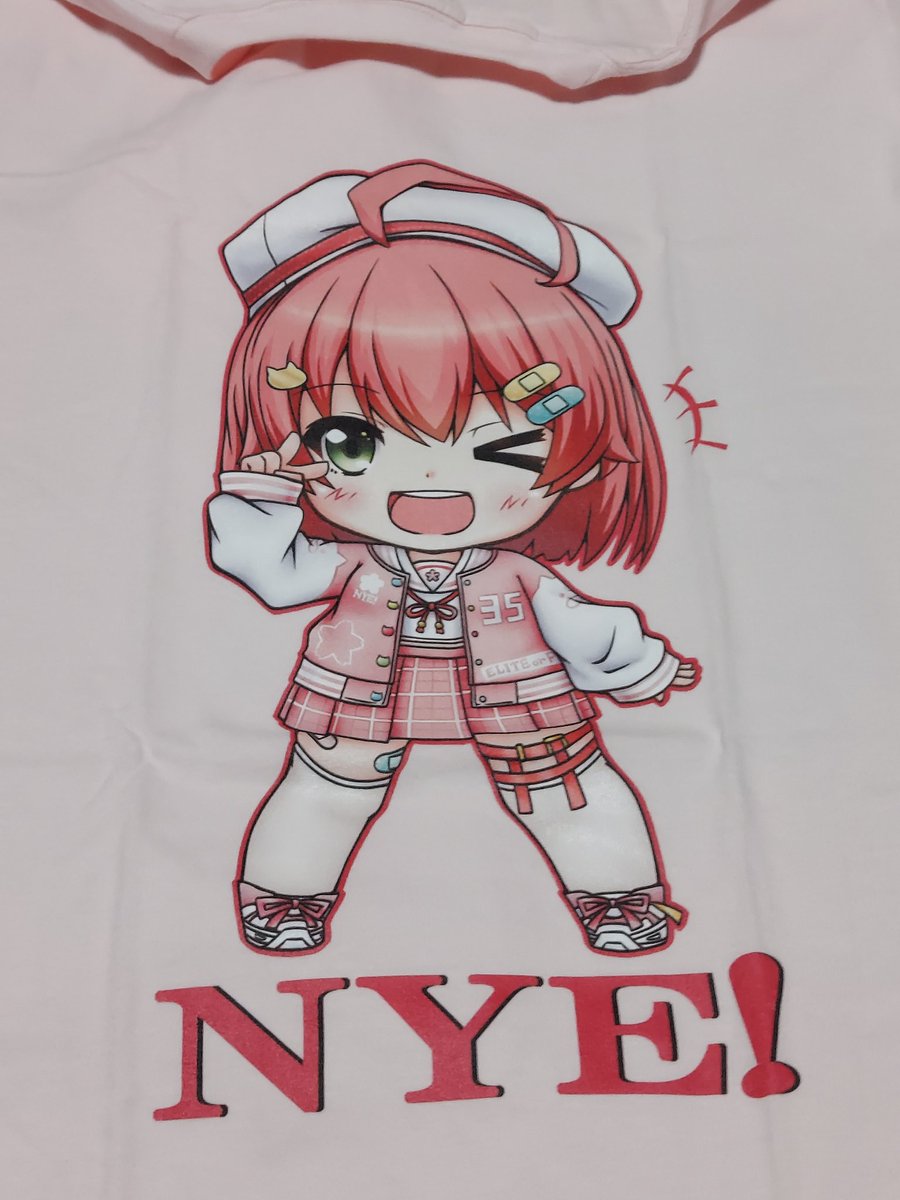 さくらみこ 「Tシャツ届いた!印刷も綺麗!そしてXXLでっかw」|❄️青葉きの🌸のイラスト