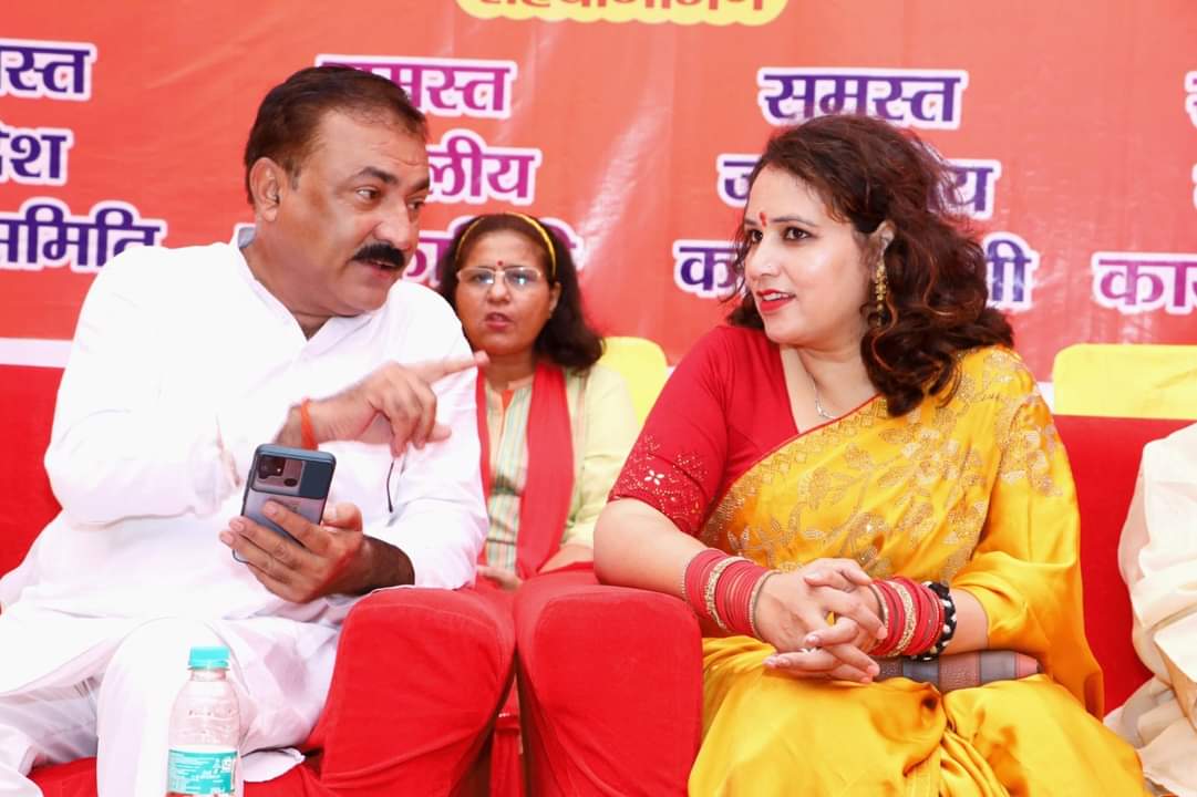भाग्य कोई लिखा हुआ दस्तावेज नहीं,
इसे प्रतिदिन स्वयं ही लिखना पड़ता है।