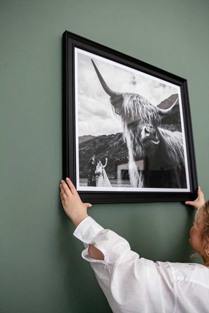 Who doesn't love a highland cow 🐮⁠
⁠
Image by Natalie Martin, paired with our Heritage Frame in Black.