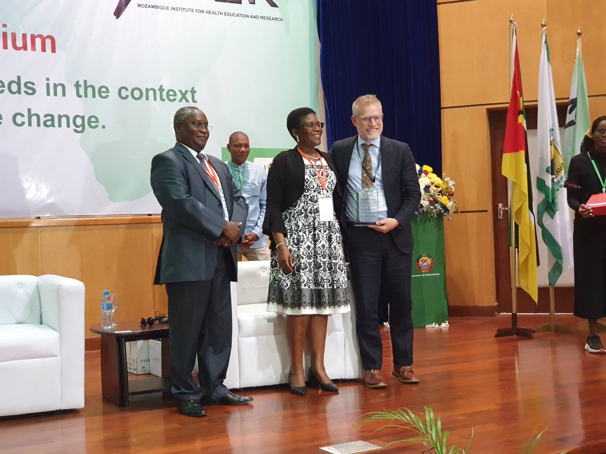 afrehealthorg's tweet photo. 👏🌟 A well-deserved recognition for Dr. Mike Reid and UCSF, celebrating their personal and organisational remarkable collaborative work with AFREhealth over the years! 🤝🌍  #AFREhealthMaputo #AppreciationPost #HealthcareExcellence https://t.co/ueh61BnZN2