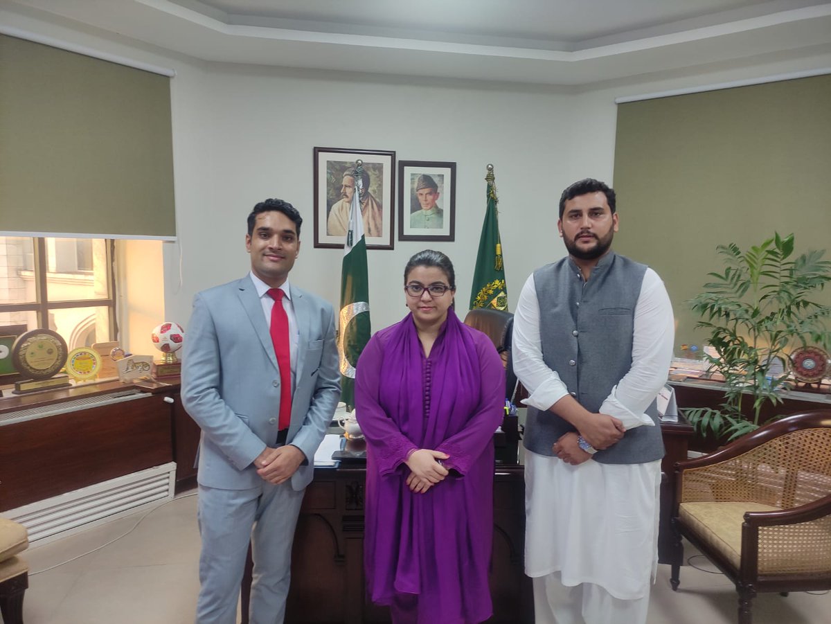 <a href="/CMShehbaz/">Shehbaz Sharif</a> <a href="/MaryamNSharif/">Maryam Nawaz Sharif</a> <a href="/ShazaFK/">Shaza Fatima Khawaja</a> <a href="/drrkhalid1/">❤️ Dr Raheela Khalid | Global Affairs</a>
ہم شازہ فاطمہ صاحبہ کی مدد اور حمایت پر شکریہ ادا کرتے ہیں فرحان خان اور عمر کی جمہوری جدوجہد پاکستان کے موجودہ سیاسی اور بدامنی جیسے حالات کے تناظر میں بہت اہمیت کی حامل ھے اور اس لئے احتجاج کو ملتوی ہونا چاہئے