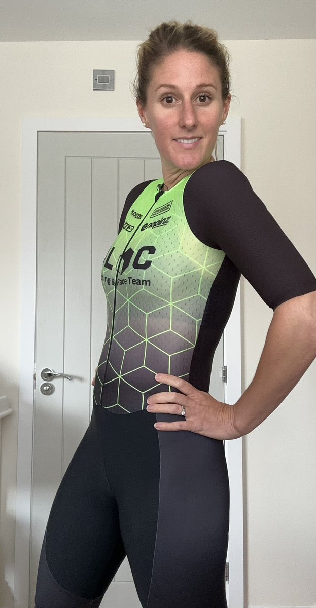New team, new kit day. bloc-raceteam.com

#triathlon #ironman #triathlete #newkitday <a href="/nopinz/">Nopinz</a>