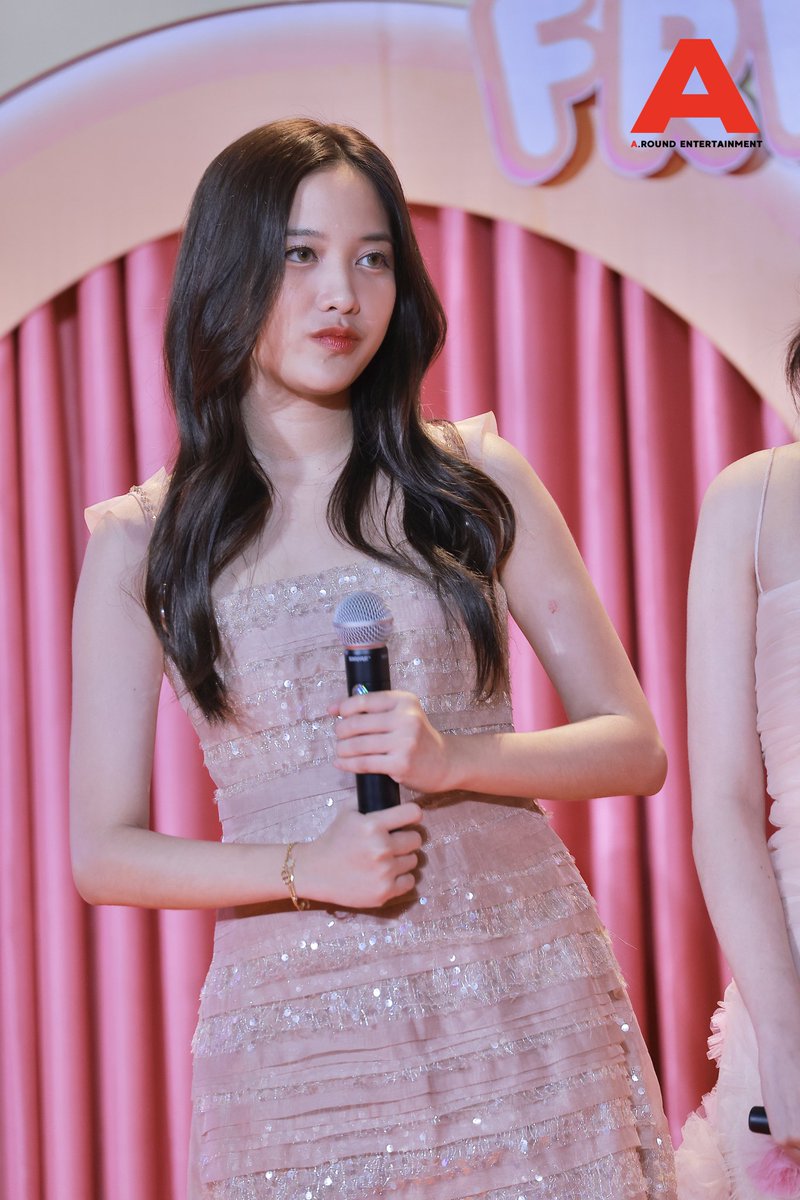 around_ent's tweet photo. "ฟรีน​ สโรชา" ร่วมพูดคุย​ในงาน​ฉลองเปิดสาขาใหม่ MULTY Beauty Grand Opening Future Park Rangsit อย่างเป็นทางการ

#multybeauty #สายเกาตัวแม่
#MultyxFreenBecky
#srchafreen
#idolfactoryTH https://t.co/lnh6C4HfAR