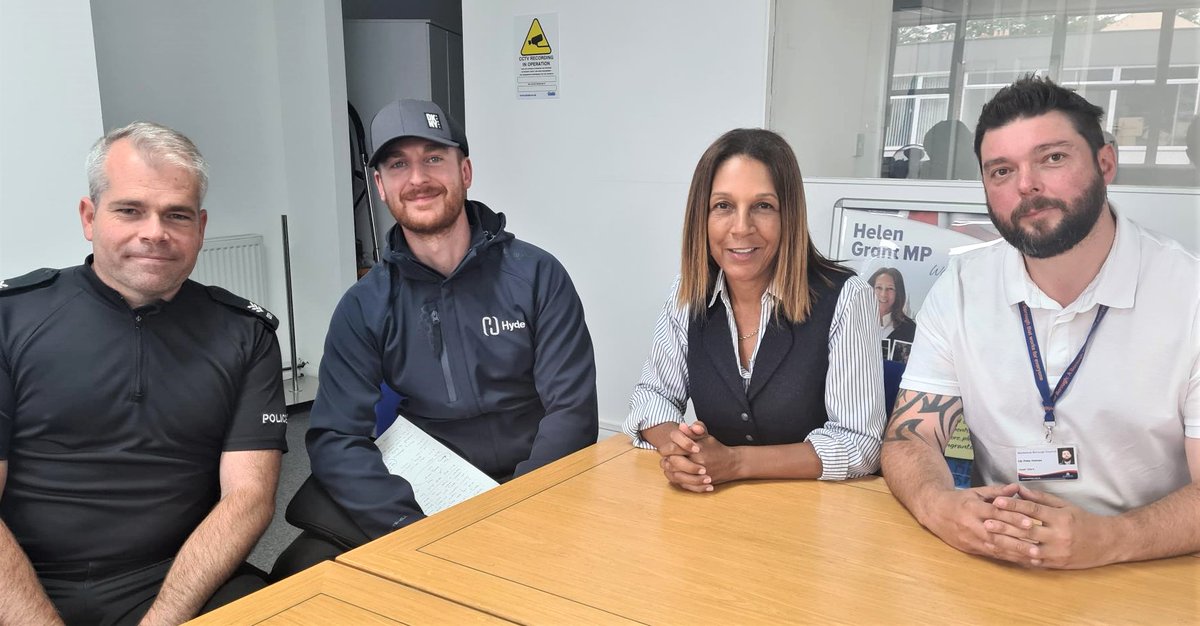 HelenGrantMP's tweet image. Organised and chaired with Cllr Peter Holmes an edgy, honest and really productive roundtable at my #Maidstone office to tackle crime and #antisocialbehaviour in Heath Ward, with @KentPoliceMaid @HydeHousing and local residents - thank you all for attending - we have a plan! 👍