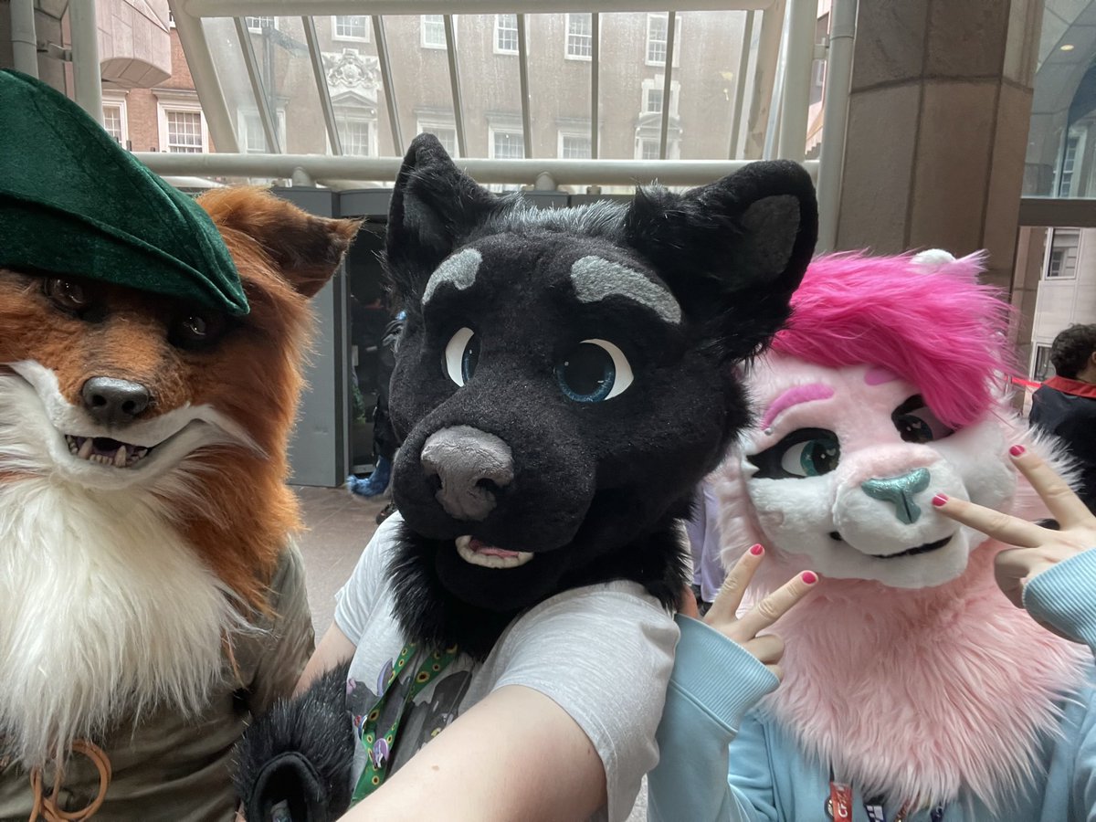 Happy #FursuitFriday everybody!

🦊 @/treefonix
🐱 <a href="/JustANekko/">♡ Ｎｅｋｋｏ ♡ -ただの猫-</a>