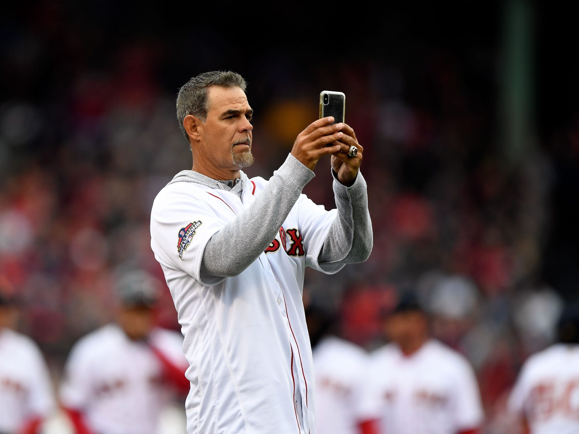 WEEI on X: How Mike Lowell made sure he didn't end his career as a Yankee  #RedSox   / X