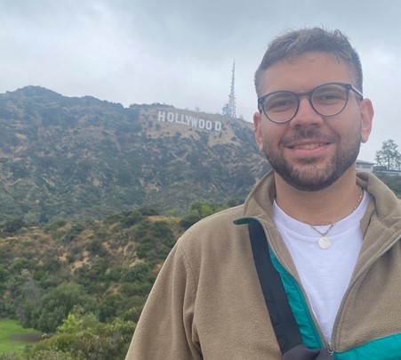 nanocarbproject's tweet photo. While the project is ending, some ESRs completed their PhD and are already at the next stage of their career. 
Here is an interview with our ex-ESR @Georgiou_PG, who did his PhD at the @LabGibson and is now pursuing a postdoc at @UCLA! https://t.co/Rj6h6ZZ5wW https://t.co/LZYX5Id74k