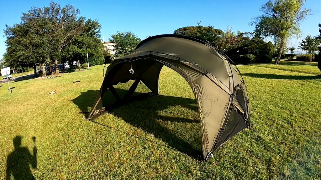 shubeko's tweet photo. YouTube動画アップしました♪
NEWテント⛺️ 流行りのドームテントゲット♪ #ドームテント　#tomount  #gmoontent

コスパ最強ドームテントTOMOUNT G MOON TENT降臨！
https://t.co/DJbsug3SZf https://t.co/sAtNf0EZgq