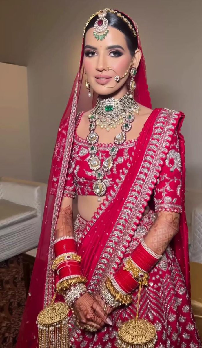 olreadydotin's tweet photo. When love is the foundation, every brushstroke tells a beautiful story 💄

MUA : @makeupbypriyanka2019

#reeltoreel #reelsitfeelsit #reelvideo #reelit #reelinstagram #reelsinstagram #weddingseason #weddings #shaadilook #olready #olreadydotin #yoursmartbeautyclub https://t.co/aFxnQs4rW1