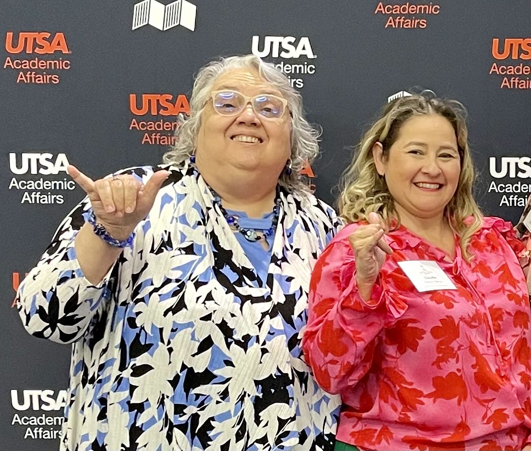 UTSADualLangLab's tweet image. Dr. Flores is one of the founders of the 1882 Community Lab Schools Partnership! Dr. García works to prepare clinical teachers for the honorable career of education📚🧡💙
