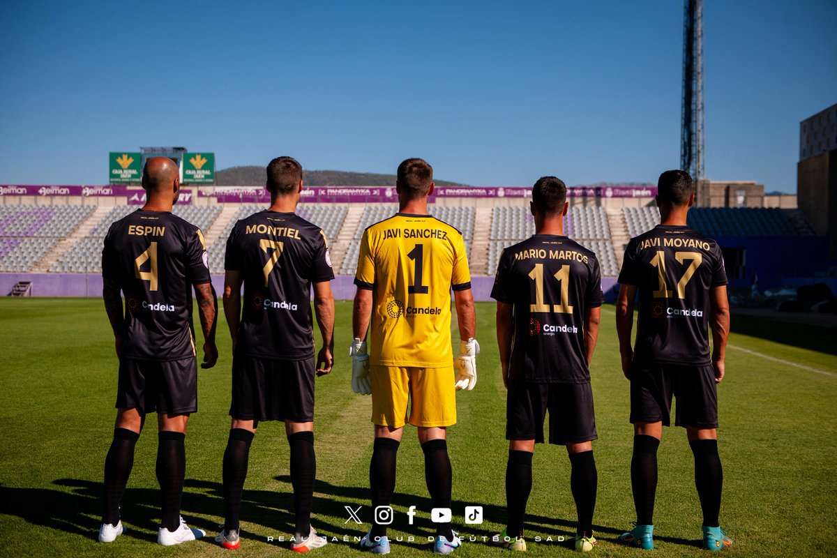 ℕ𝕌𝔼𝕊𝕋ℝ𝔸 ℕ𝕌𝔼𝕍𝔸 ℙ𝕀𝔼𝕃
𝟹ª 𝙴𝚚𝚞𝚒𝚙𝚊𝚌𝚒ó𝚗 𝟸𝟹/𝟸𝟺

Os presentamos la equipación con la que nuestros jugadores salten al césped del Estadio de La Victoria en la tarde de hoy. *

Esta, será la tercera equipación de la temporada 23/24 ⬛⚽️

#3equipacion
#rj2324