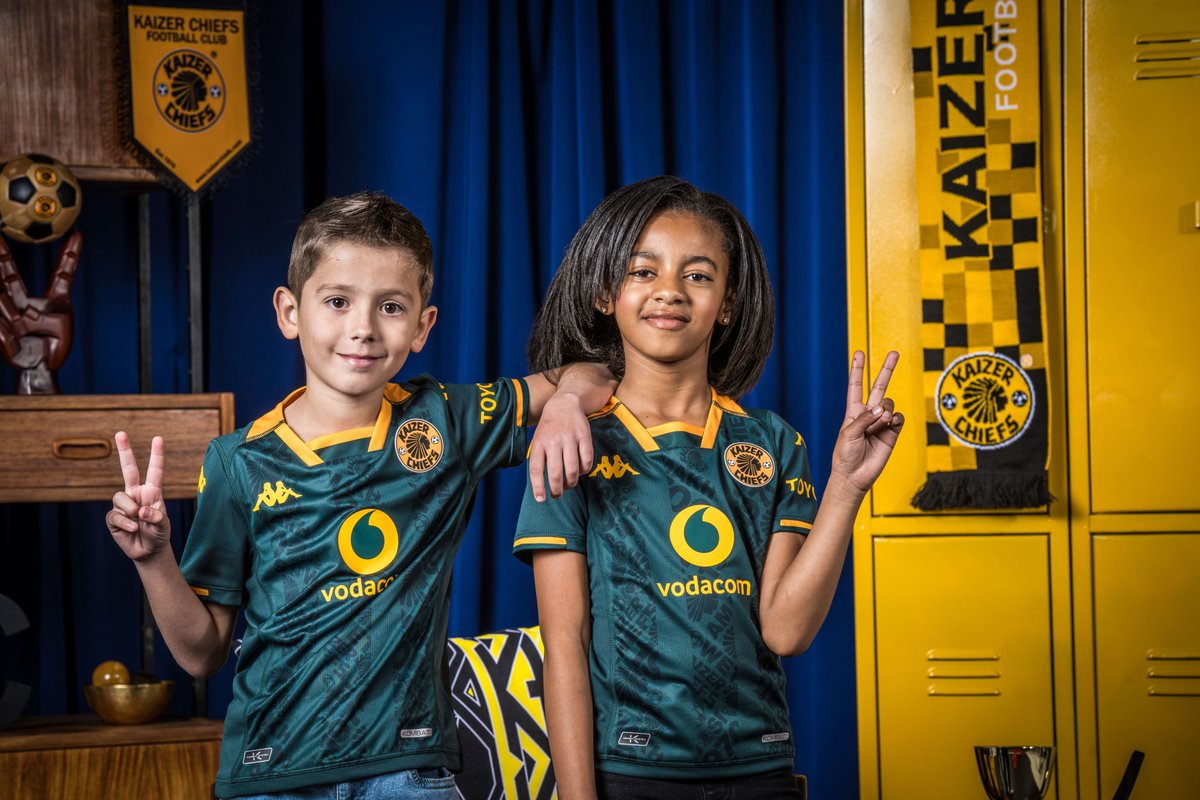 Get ready to kick off the weekend in style! 🌟 Score some adorable Kappa Kaizer Chiefs gear for your little champions! ⚽👦👧 Don't miss this chance to dress your cuties in the best fanwear around #KCJersey #Khosified #Kappa #KappaSport #Amakhosi4Life