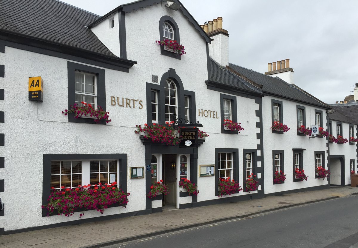 The Henderson family and all the team at Burts and Townhouse Hotels look forward to welcoming you this weekend 

#Melrose #Scotlandstartshere #ScottishHospitality #Familyowned #Familyrun #localproduce