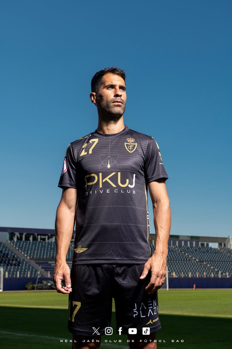 ℕ𝕌𝔼𝕊𝕋ℝ𝔸 ℕ𝕌𝔼𝕍𝔸 ℙ𝕀𝔼𝕃
𝟹ª 𝙴𝚚𝚞𝚒𝚙𝚊𝚌𝚒ó𝚗 𝟸𝟹/𝟸𝟺

Junto a la equipación de jugador, os presentamos la equipación de portero de esta temporada. 🟨 🥅 

* Tercera equipación pronto a la venta (información en redes sociales)

#3equipacion
#rj2324