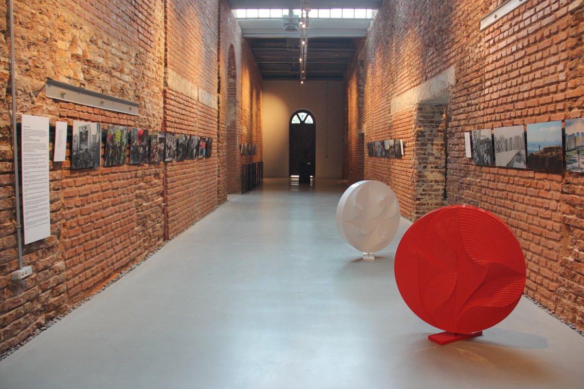 Feshane’deki “Ortadan Başlamak” sergisinin hazırlık sürecini ve "kriz" halini Feyyaz Yaman ve Ezgi Bakçay'la konuştuk. argonotlar.com/catismali-ama-…