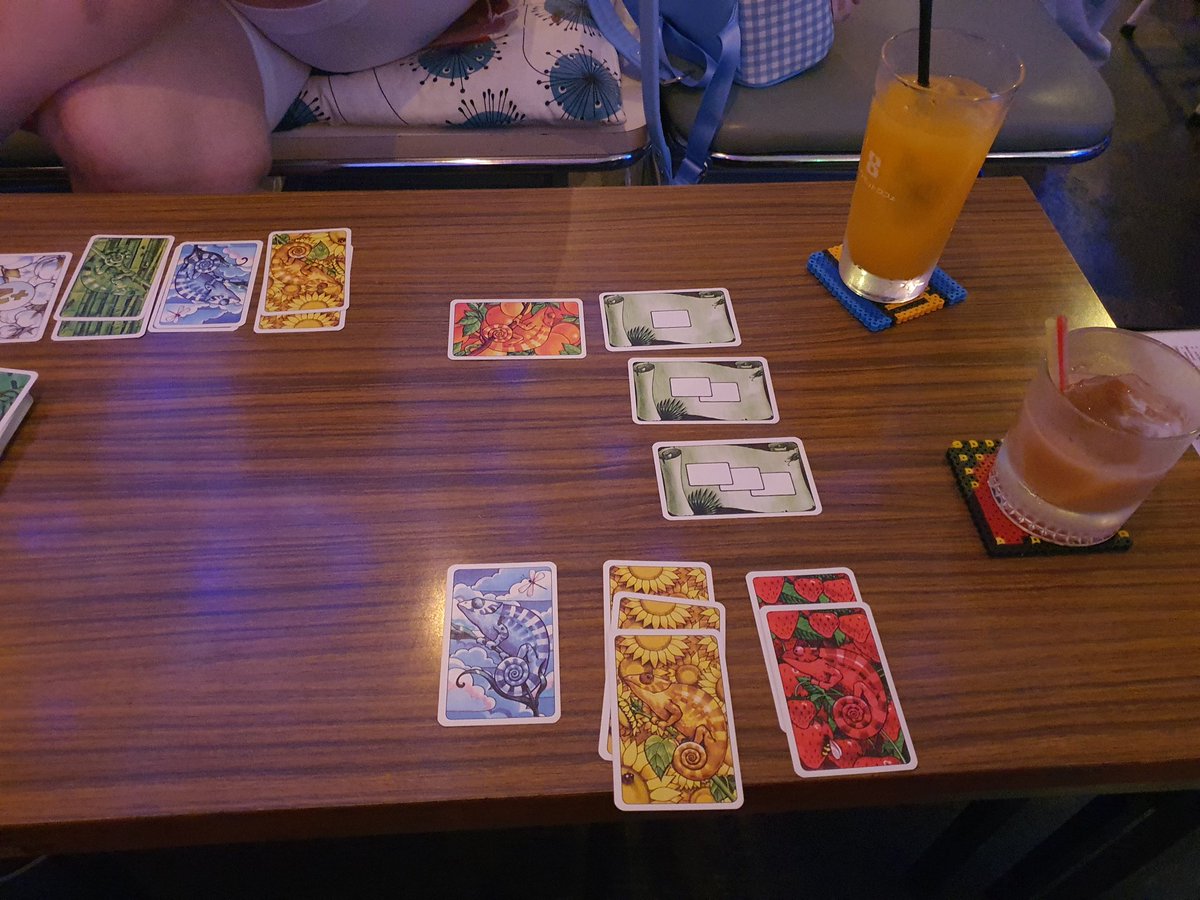 We may have bought a lot of new games in Japan, but we never travel without our trusty #Coloretto. Featured here at the 8bit Café in Shinjuku! 🦎
#boardgames #tabletop #gameday