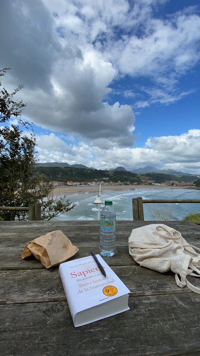 lusifdez's tweet photo. #buenosdiasconunlibro https://t.co/PBJFTGEm26