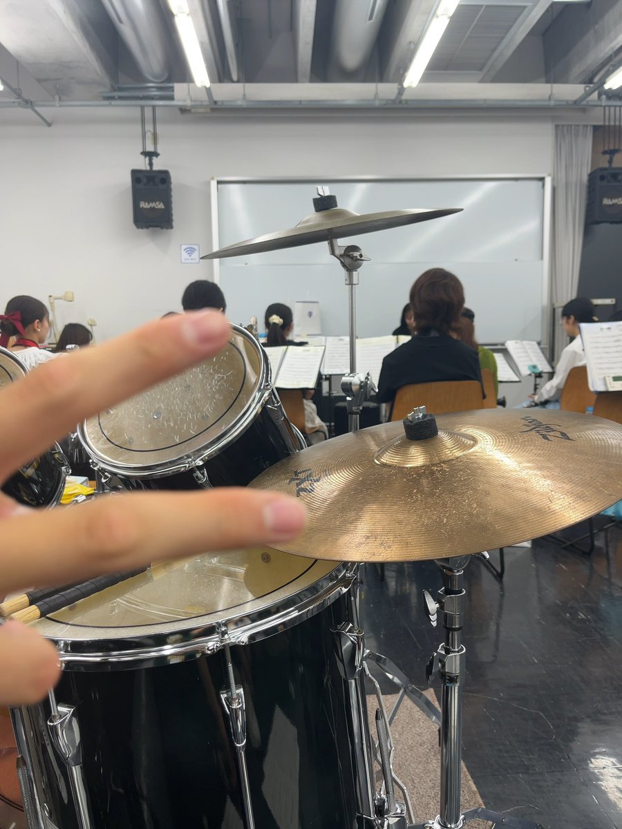 SUAC_Wind's tweet photo. 明日のオープンキャンパスで12時30分頃から演奏します！！晴れの場合は出会の広場で演奏するので是非お越しください！ https://t.co/Wx5YfIIifR
