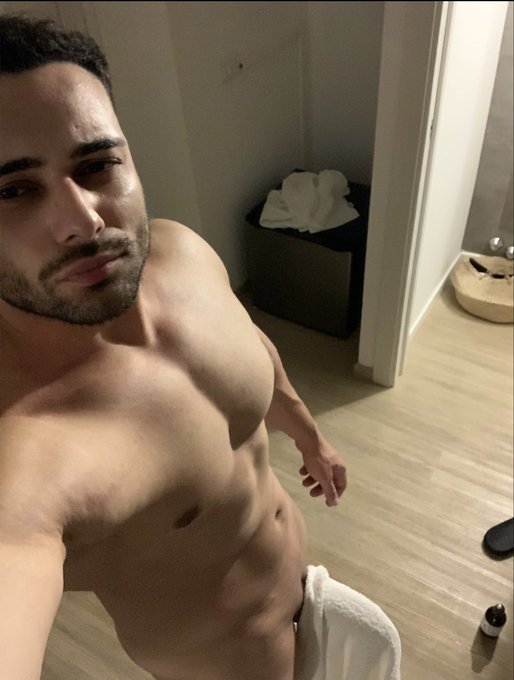 Does anyone have any clothes to hang?  For more 👉 https://t.co/JNuWiu7YTQ   #pornhub #onlyfans https://t<a href="/tag/pornhub"class="tags"><span>#pornhub</span></a><a href="/tag/onlyfans"class="tags"><span>#onlyfans</span></a>