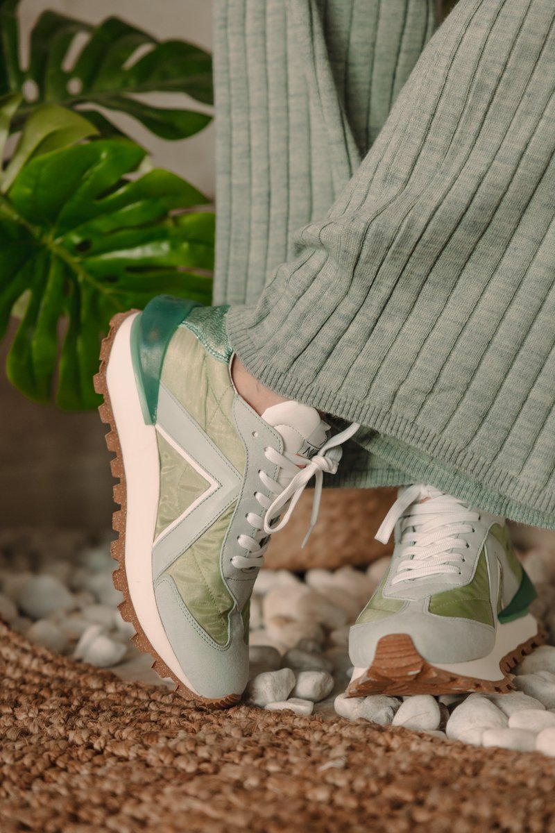 anothertrend's tweet photo. Order now and get it at home in 24-48h 🤟
—
Pídelas ahora y recíbelas en casa en 24/48h🙌
#AnotherTrend #Sneakers #SummerCollection https://t.co/MrPoDVWVJ5
