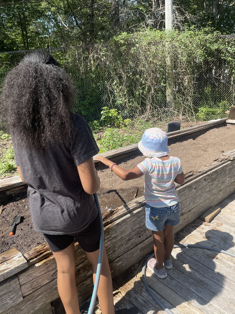 MissEmily_SPCOW's tweet image. This summer I’ve been working with children in the community as well as @TakeActionGroup to help nurture the beautiful garden. Can’t wait to see what grows ❤️ helping with food security, food literacy and strengthening community ties @HRCE_NS @HRCESchoolsPlus @HRCEHealthPromo