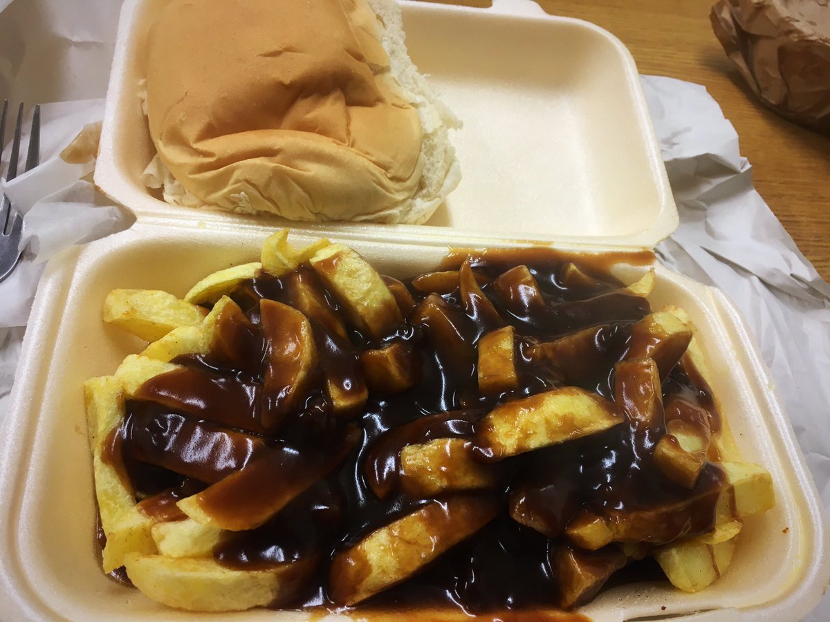Chippy dinner chips and gravy and a muffin ☝🏼#chippy
