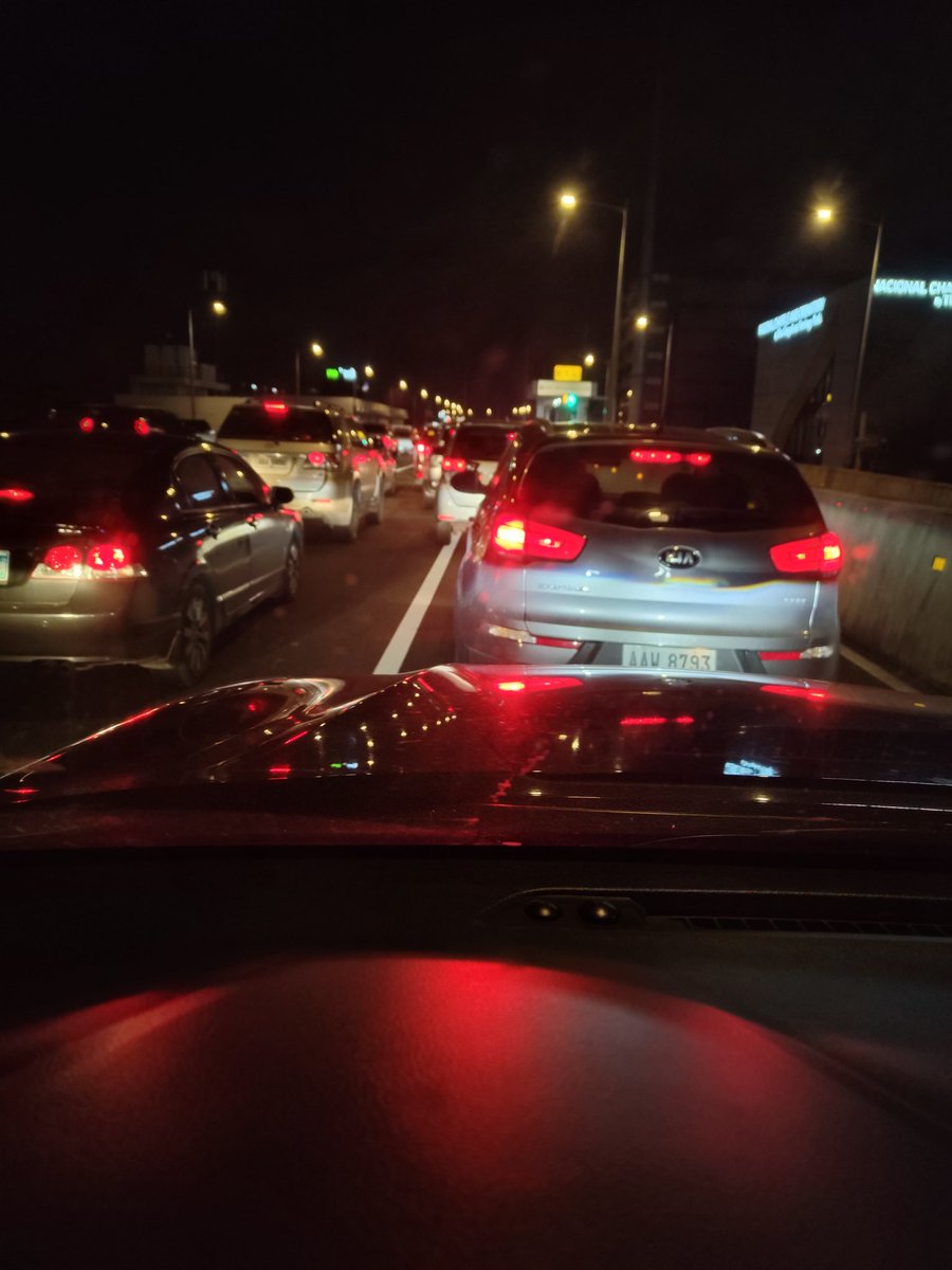 IanSegov's tweet photo. @SkywayStage3  50o bucks for this? Seriously? https://t.co/Vn1Xzy2bEv