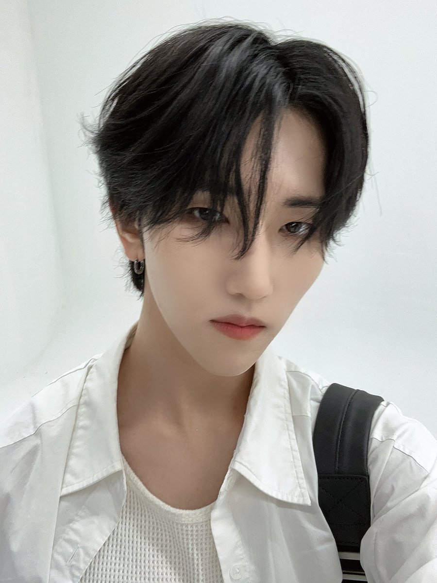 ELASTofficial's tweet photo. 내일 주말이다ㅏㅏㅏ!! 엘링들 오늘도 넘 수고했옹 😘
⠀
#ELAST #엘라스트 #BAEKGYEUL #백결 https://t.co/4VtDzP251c