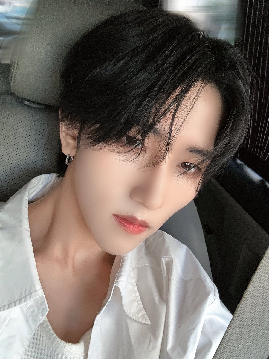 ELASTofficial's tweet photo. 내일 주말이다ㅏㅏㅏ!! 엘링들 오늘도 넘 수고했옹 😘
⠀
#ELAST #엘라스트 #BAEKGYEUL #백결 https://t.co/4VtDzP251c