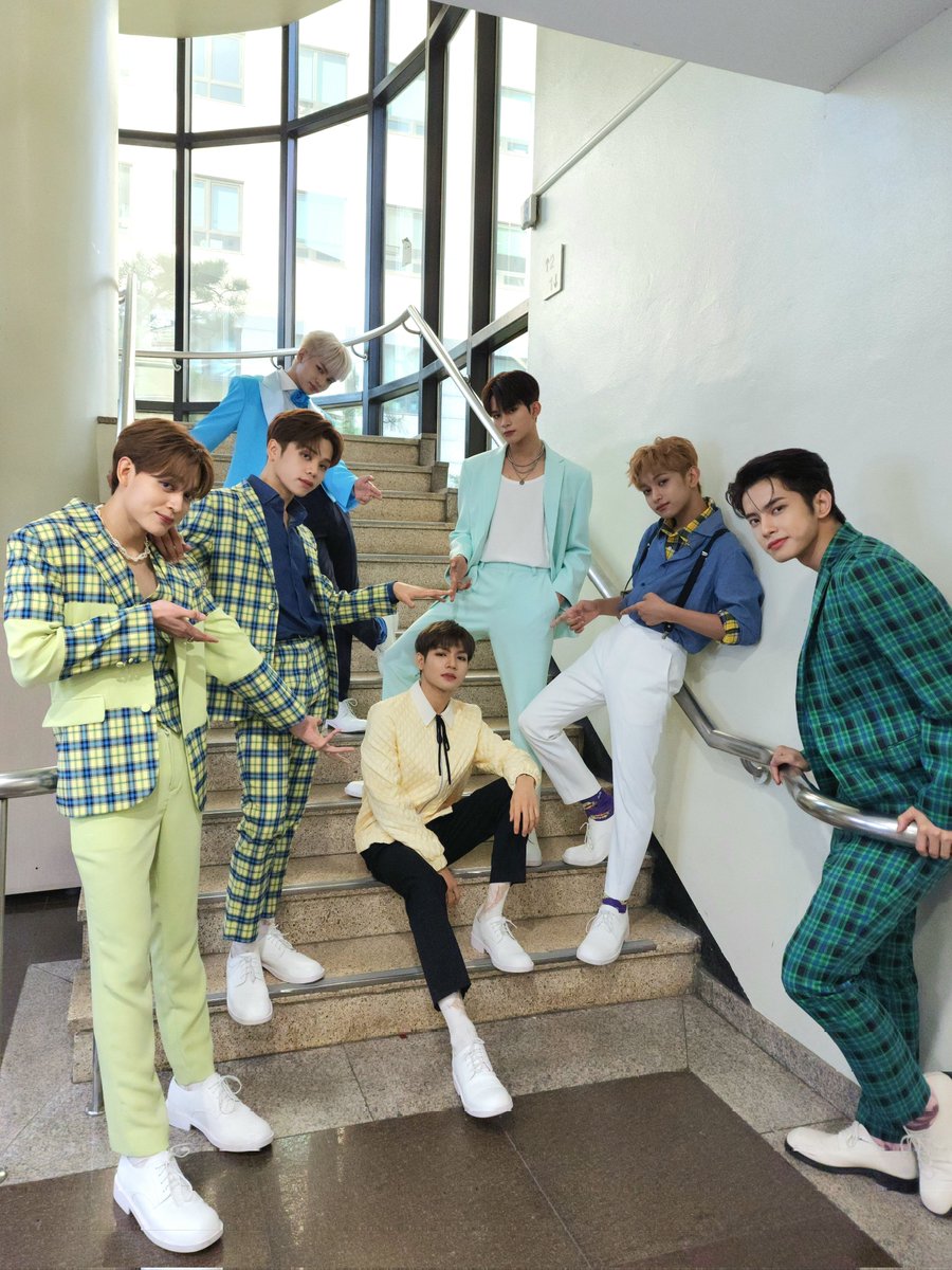 HORI7ONofficial's tweet photo. 2023. 08. 04
@ KBS2 <뮤직뱅크>

https://t.co/PLk4oE4YFQ

#HORI7ON #호라이즌 #SIX7EEN https://t.co/NRSXonwXtC