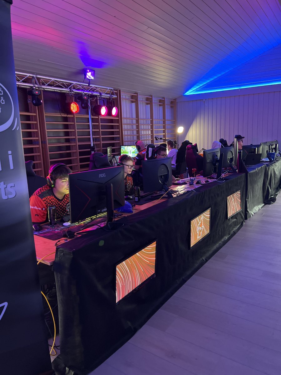 msk_esports's tweet photo. LAN has began,
Watch it Live on twitch! https://t.co/t23LUgVJQO https://t.co/xpLH6WLgec