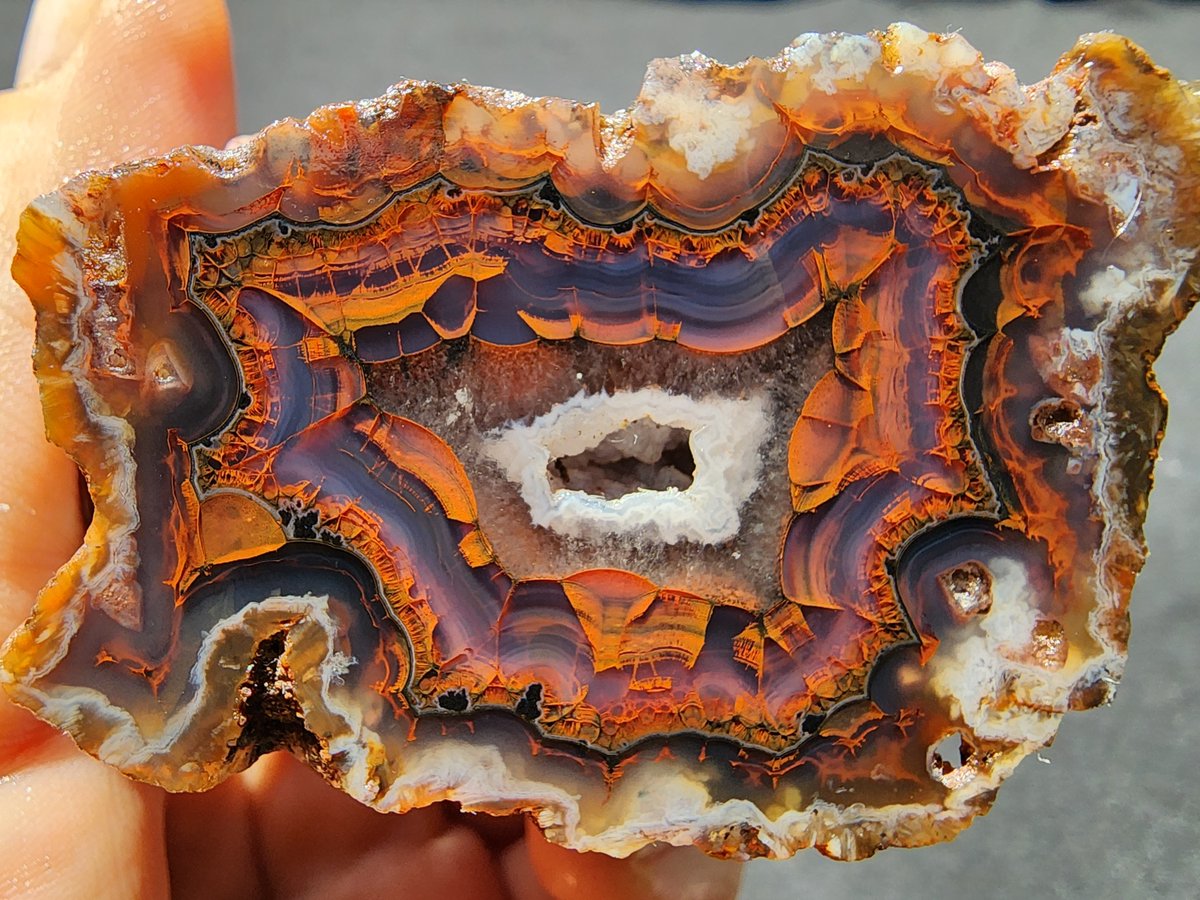 Colorful Agate Pair
ebay.com/itm/1259525852…

#Agaete #agate #achate #laceagate #bandedagate #colorful #Collectibles #collection #collectors #gemstone #Crystal #minerals #crystals #geode #thunderegg