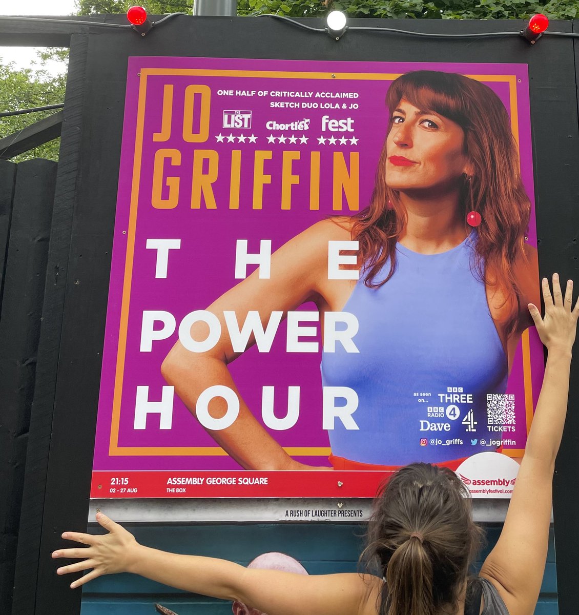 💥The Power Hour💥 by powerhouse <a href="/_JoGriffin/">Jo Griffin</a> starts tonight <a href="/edfringe/">Edinburgh Festival Fringe</a> 9.15pm <a href="/AssemblyFest/">Assembly Festival</a> 

Loved being her director. Been telling Jo what to do for the last 15 years but it’s great to make it a legally binding arrangement &amp; put it on my LinkedIn (I have no contract or LinkedIn)