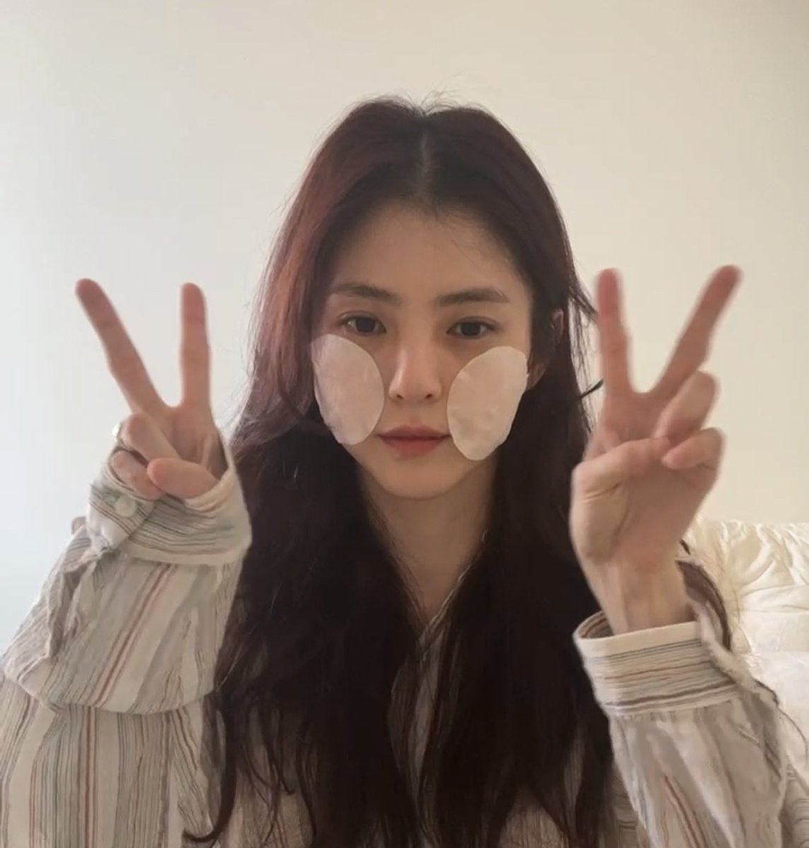 junk_soxee's tweet photo. 요 브이 삼종세트가 정말 너무 귀요움 
ㅠㅠㅠㅠㅠㅠㅜㅜㅜㅜㅠㅠㅠㅠㅠㅠㅠㅠㅠㅠㅠㅠㅠㅠㅠㅠㅠㅠ
애교쟁이야 완전 https://t.co/Caks5twu72