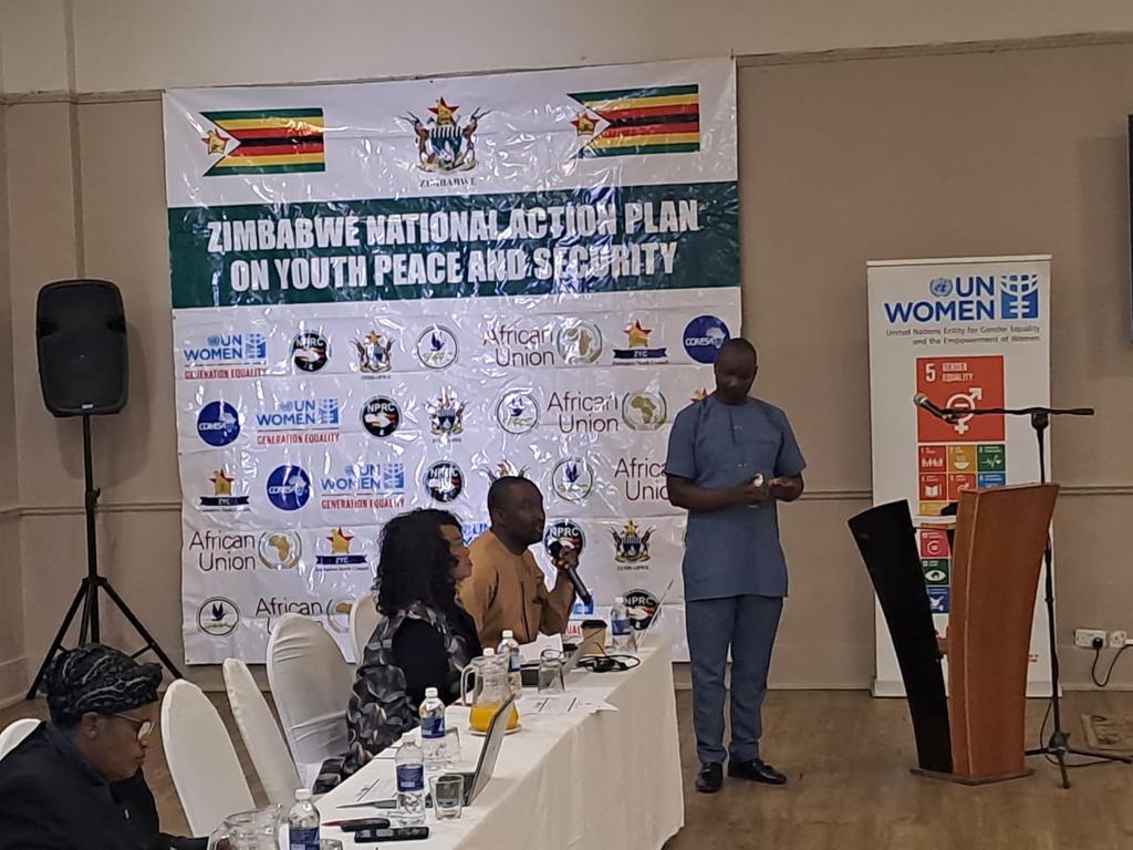 ZimYPSNAP's tweet photo. @schisina from @zimyouthcouncil giving introductory remarks at the meeting to consolidate the first draft of the Zimbabwe National Action Plan on youth peace and security #Youth4Peace #ZIMYPSNAP🇿🇼 https://t.co/AlyC4Upnzo