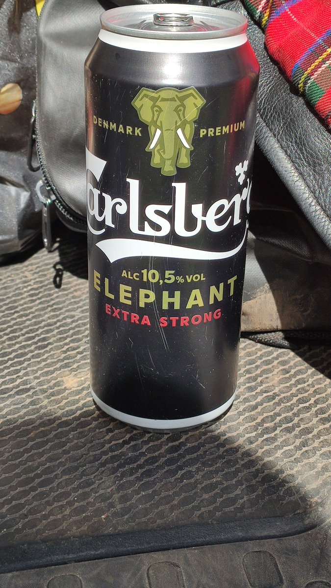 metalhammer_de's tweet photo. Neuer Tag, neues 🍺 #Wacken2023 #ExtraStrong https://t.co/EPCh3CERce