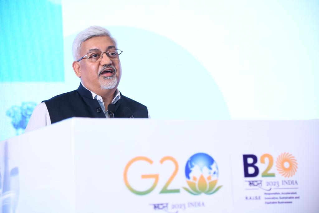 DoC_GoI's tweet photo. Commerce Secretary highlighted the need for cooperation in Energy transition & supply chain diversification b/w India & LAC Region for rapid, responsible and resilient growth of economies, during the Valedictory session: Furthering South-South Cooperation at #CIIIndiaLACConclave https://t.co/SK111xKVER