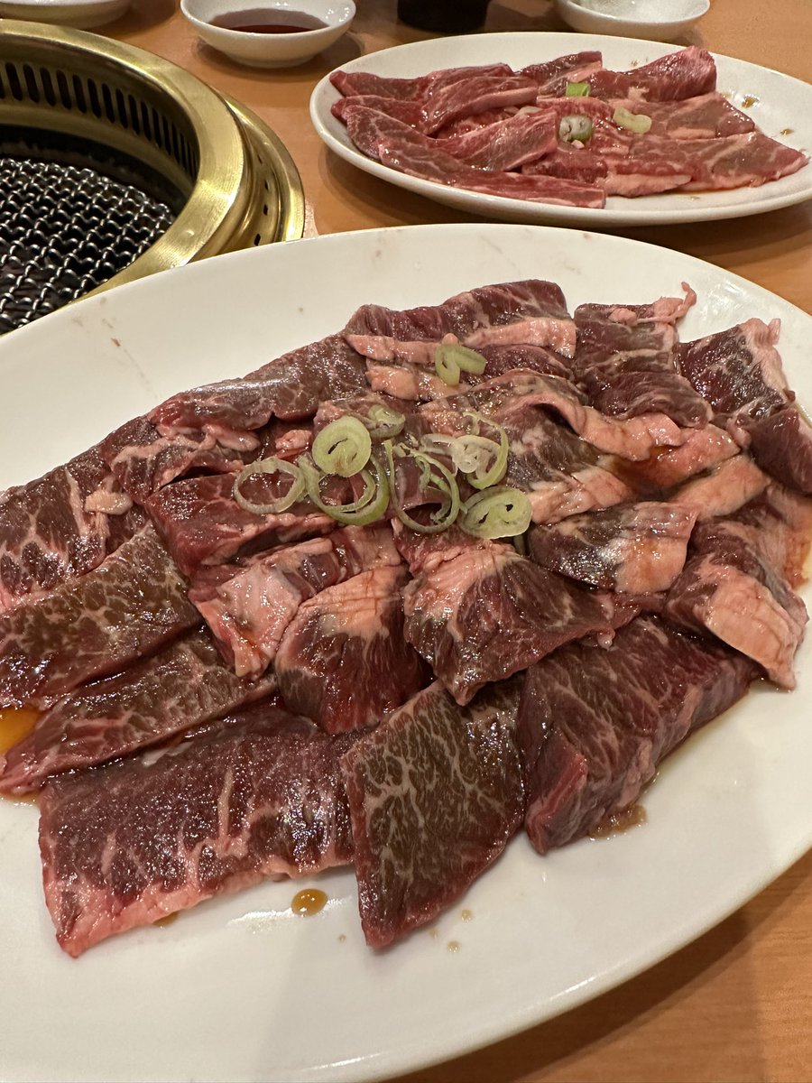 strength_1007's tweet photo. 今日は金曜日
つまり華筋なのです
脚トレ→焼肉決めてきました
皆様も1週間お疲れ様でした！ https://t.co/cZALg1eFKh