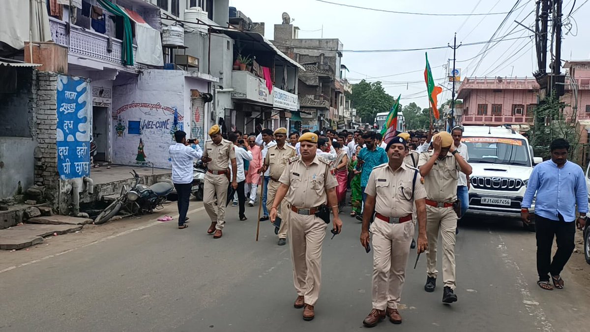 Soni1Nihal's tweet photo. भारतीय जनता पार्टी टोंक युवा मोर्चा अध्यक्ष नरेन्द्र जयसिंहपुरा के नेतृत्व में सभी हिंदू भाईयो ने भीलवाड़ा की बेटी के हत्यारो को फांसी की सजा सुनाने की मांग को लेकर टोंक में ज्ञापन दिया
@AnkitChechiBJP
@cpjoshiBJP
#तोला_गुर्जर_मांगे_इंसाफ 
#तोला_गुर्जर_को_न्याय_दो https://t.co/4GXqXk7FKn