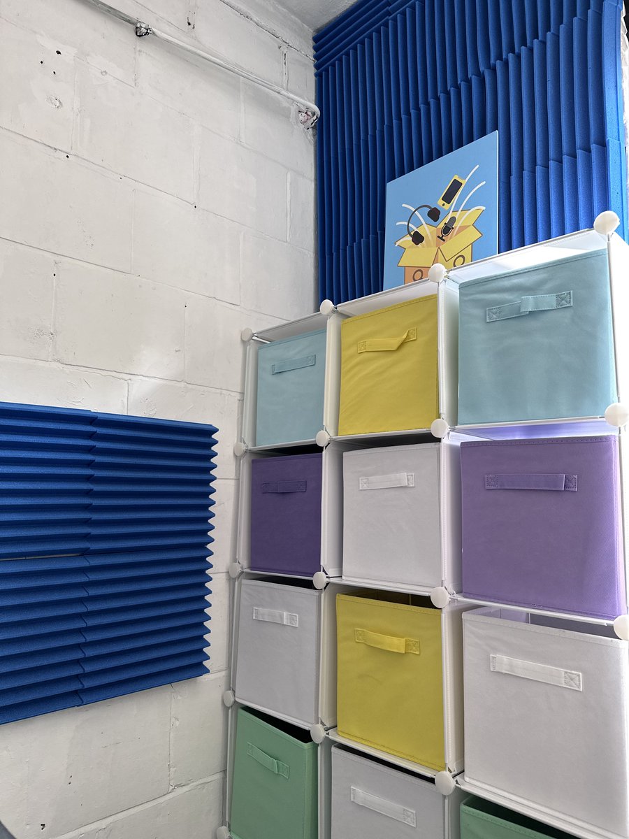 thebigreviews's tweet image. #thebigreviews studio almost finished! #youtubechannel