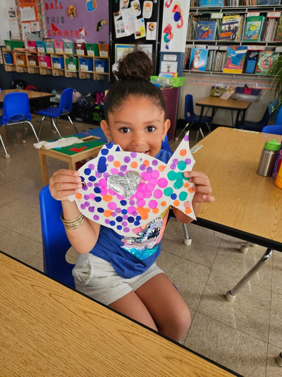 CCCYMCA's tweet photo. Have you read "The Rainbow Fish" by Marcus Pfister? It's a story about sharing and how it can bring others joy and happiness. Our little ones loved it! And learned a couple lessons, too. #ForYouthDevelopment To learn more about our Early Learning Programs, call the Y! https://t.co/uqjoA1u5lv