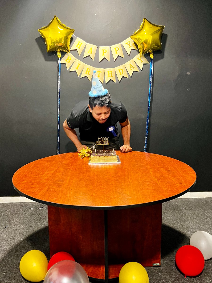 tekgeeks's tweet photo. A few days back, we turned up the fun 🎉 for Thamira's birthday! Cake 🎂, balloons 🎈, food, and laughter - the perfect recipe for a memorable TekGeeks celebration! 🎊

#TekGeeks #OfficeBirthdays #LifeAtTekGeeks #HappyBirthdayThamira #TekGeeksFamily #BirthdayCelebration https://t.co/3yiFDR3SgK