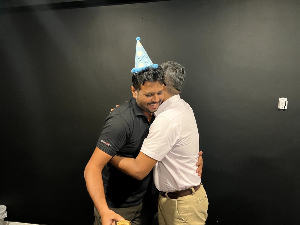 tekgeeks's tweet photo. A few days back, we turned up the fun 🎉 for Thamira's birthday! Cake 🎂, balloons 🎈, food, and laughter - the perfect recipe for a memorable TekGeeks celebration! 🎊

#TekGeeks #OfficeBirthdays #LifeAtTekGeeks #HappyBirthdayThamira #TekGeeksFamily #BirthdayCelebration https://t.co/3yiFDR3SgK