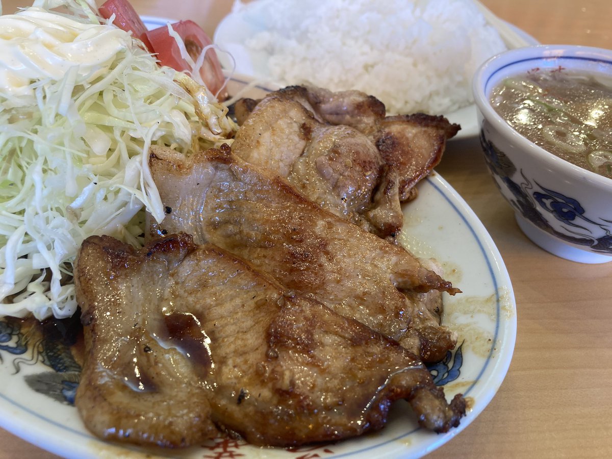 hamacham1's tweet photo. ランチミーティング！
暑いので肉^ ^ https://t.co/UOWxJWa8hd