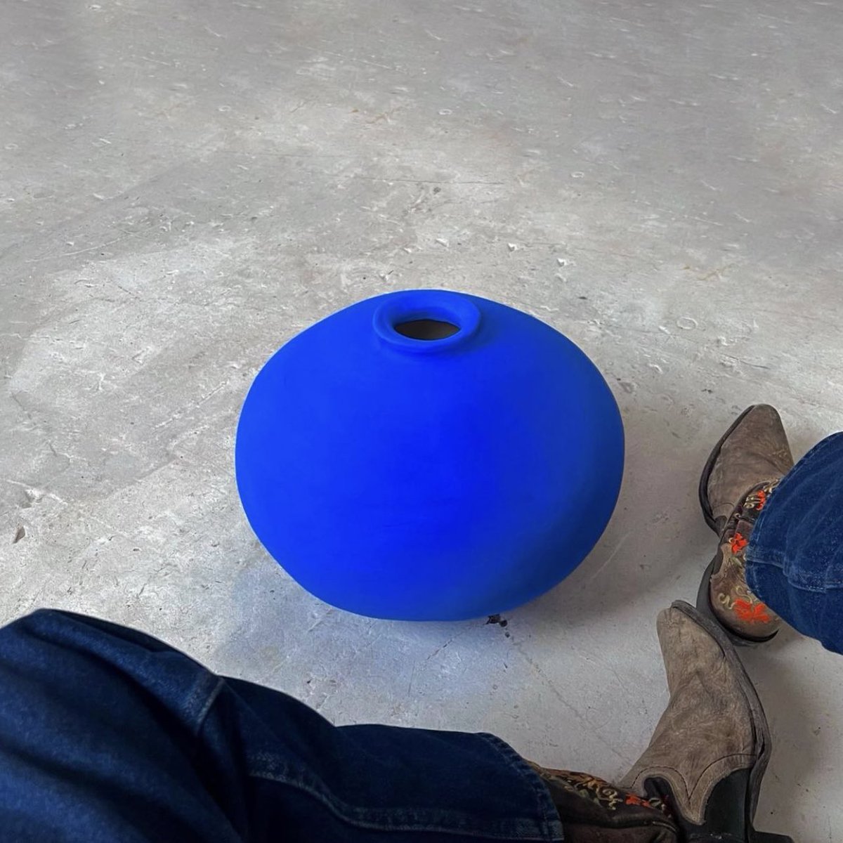 StreetFashion01's tweet photo. Blue Vases by Solem Ceramics (2023) https://t.co/HYgt2S0nhu