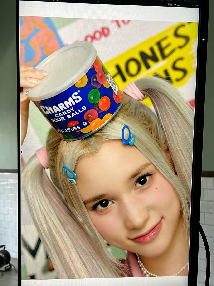 official_kep1er's tweet photo. Welcome to 2nd kep1ian 💖🍭🥛

#휴닝바히에 #HUENING_BAHIYYIH
#Kep1er #케플러 https://t.co/pM3EXMaBhT