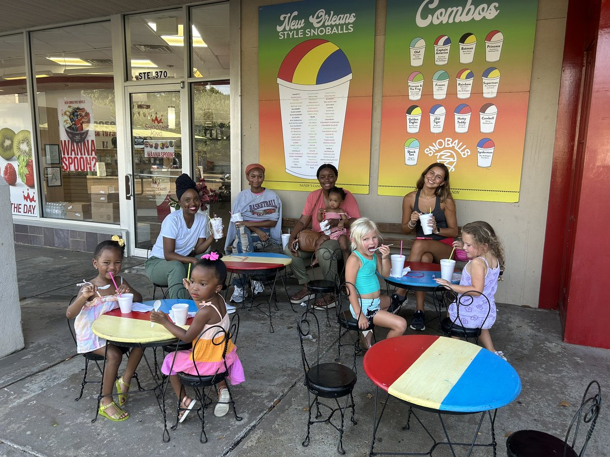 Just hanging with friends <a href="/nandyscandy/">Nandy's Candy</a> 

#friendship #makingmemories #snoballs
 #nandyscandy