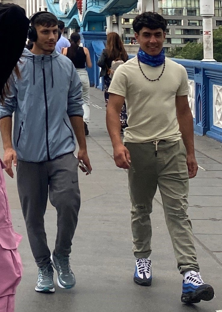 WANTED IN CONNECTION WITH SEXUAL ASSAULT ON TOWER BRIDGE Police need help to identify these men They want to speak to them in connection with a sexual assault on Tower Bridge at around 7pm on Thursday 13 July Anyone with information can contact police on 020 7601 2222 quoting…